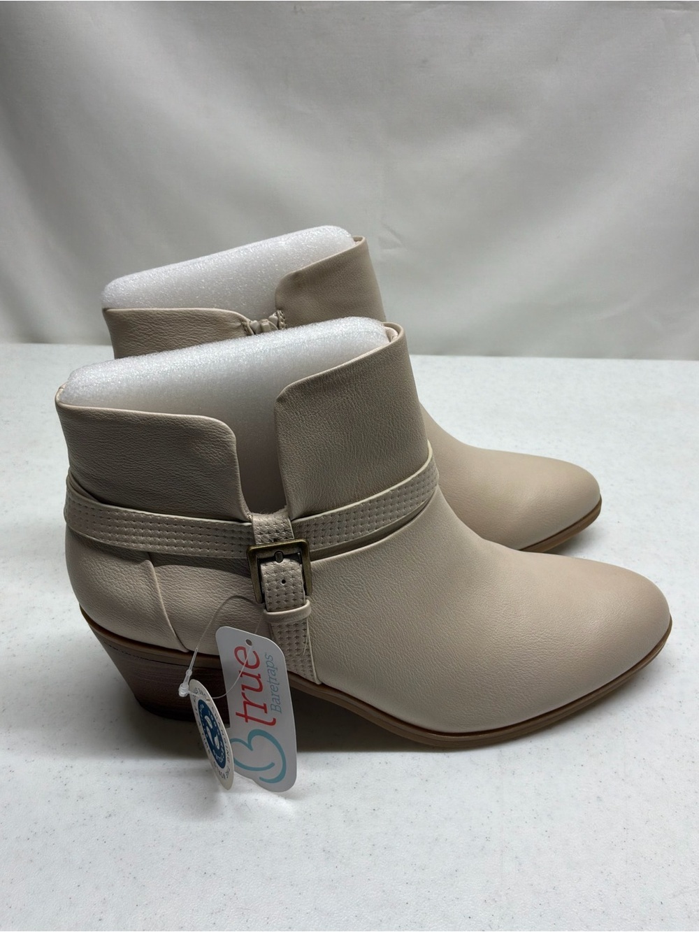 Baretraps Santos Cream Colored Ankle Boots Women’s Size 9M NEW